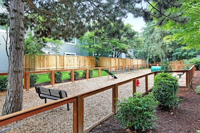 Building Photo - Hidden River Townhomes