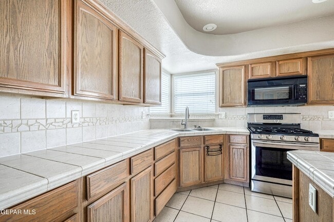 Building Photo - 4733 R L Shoemaker Dr