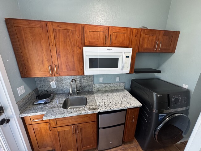 Kitchen - 5305 Puahia Pl