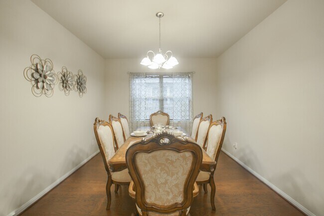 Building Photo - 111 Pheasant Run Dr