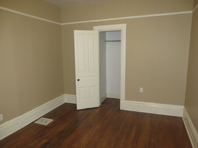 Building Photo - 1229 Swinney Ave