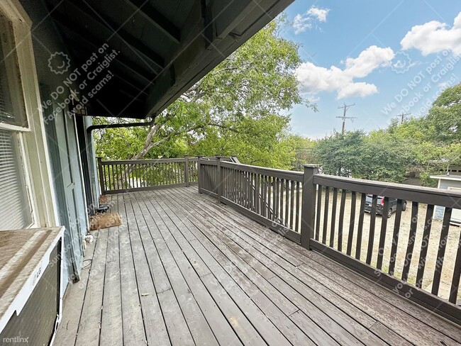 Building Photo - 1 br, 1 bath 4plex - 103 Blue Bonnet Blvd 3 3