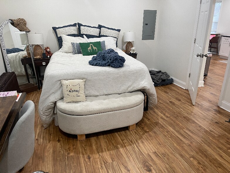 Building Photo - 4813 Whetsel Ave