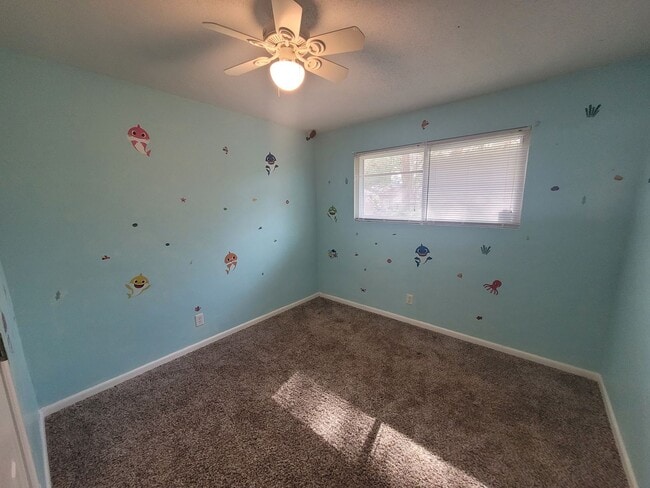 Building Photo - Gorgeous 4 Bedroom Home with Large Fenced Backyard