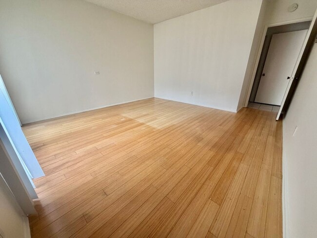 Building Photo - Resort-Style 1BD Condo with Pool, Spa, Gym & Gated Parking in El Segundo