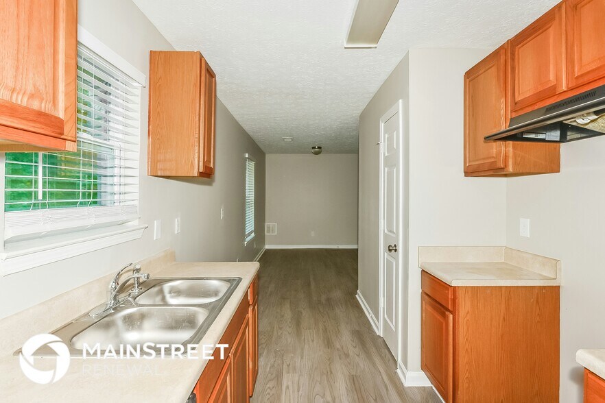 Building Photo - 35 Pinecone Ct