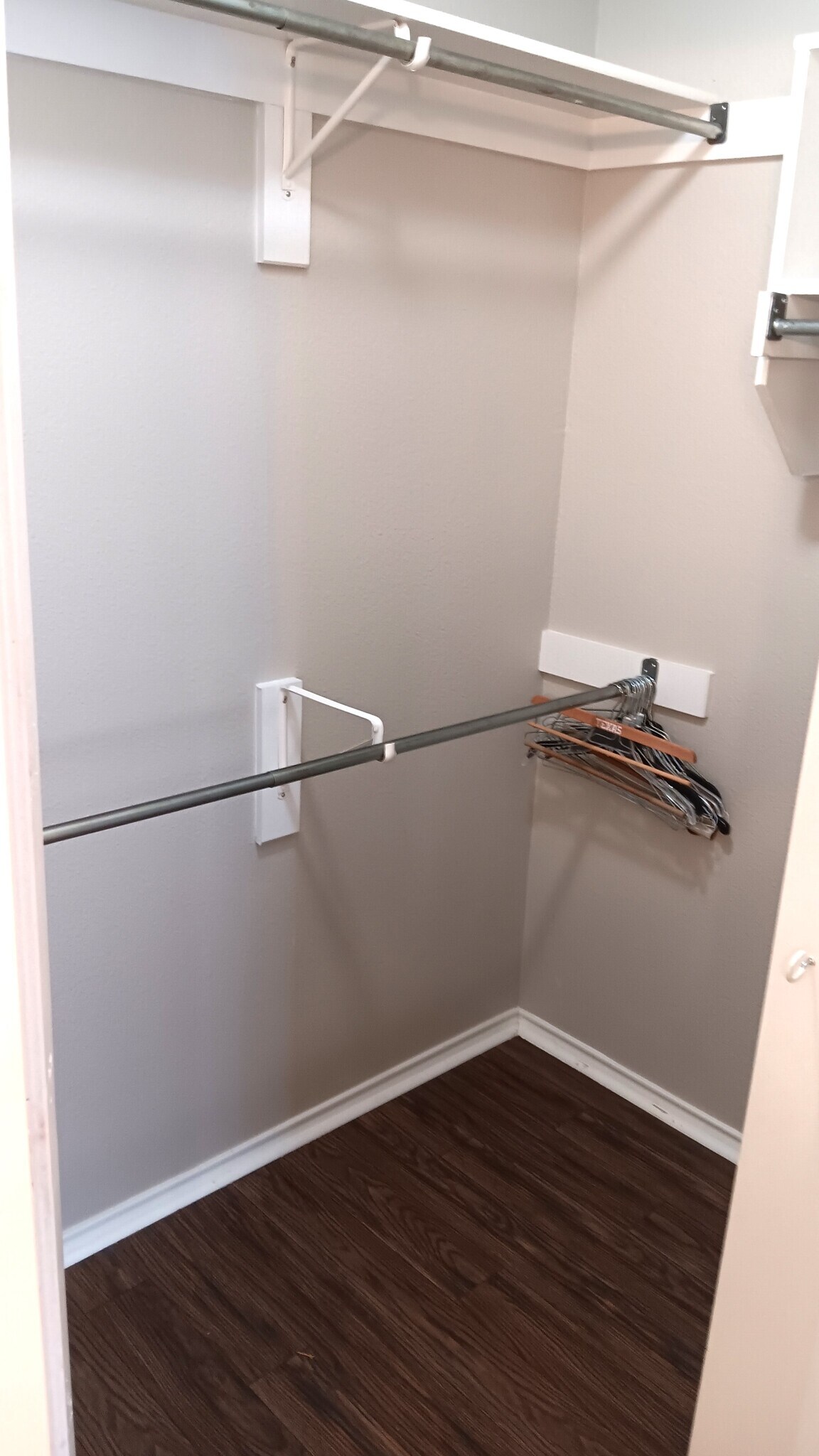 Large Master Walk-in Closet - 3113 Inglewood St