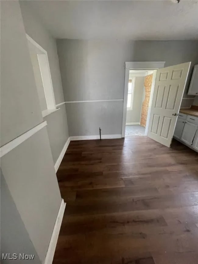 Building Photo - Spacious & Affordable 3-Bedroom Home