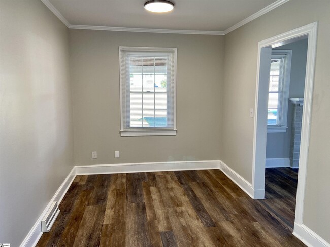 Building Photo - 113 Meeks Rd