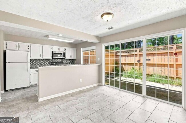 Building Photo - 5557 Clover Rise Ln