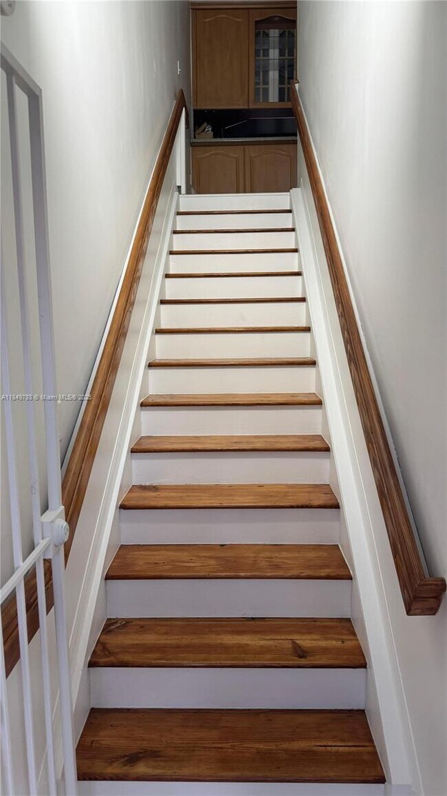 Building Photo - 1270 W 42nd St