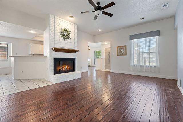 Building Photo - 1017 Micarta Dr