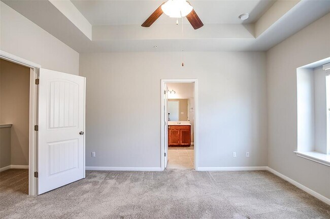 Building Photo - 7220 Wyoming Springs Dr