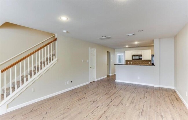 Building Photo - 730 Redwing Pl Dr
