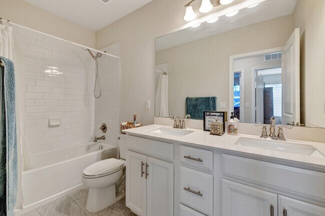 Building Photo - 10916 SW Robbia Way