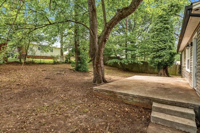 Building Photo - Home off Freeman Mill, Living Room Plus De...