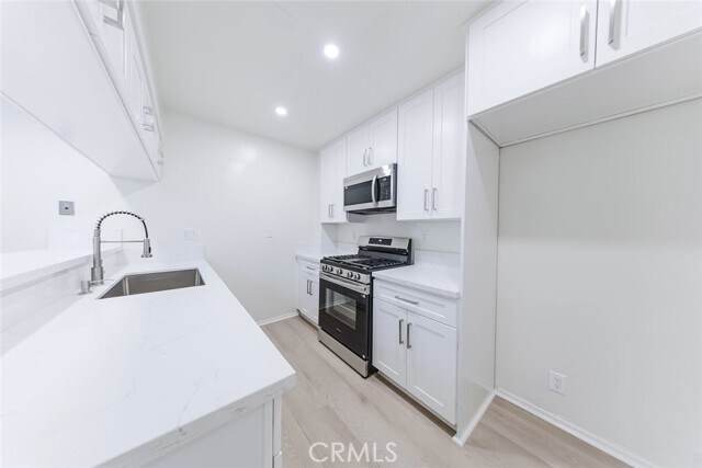 Building Photo - 465 Ivy St