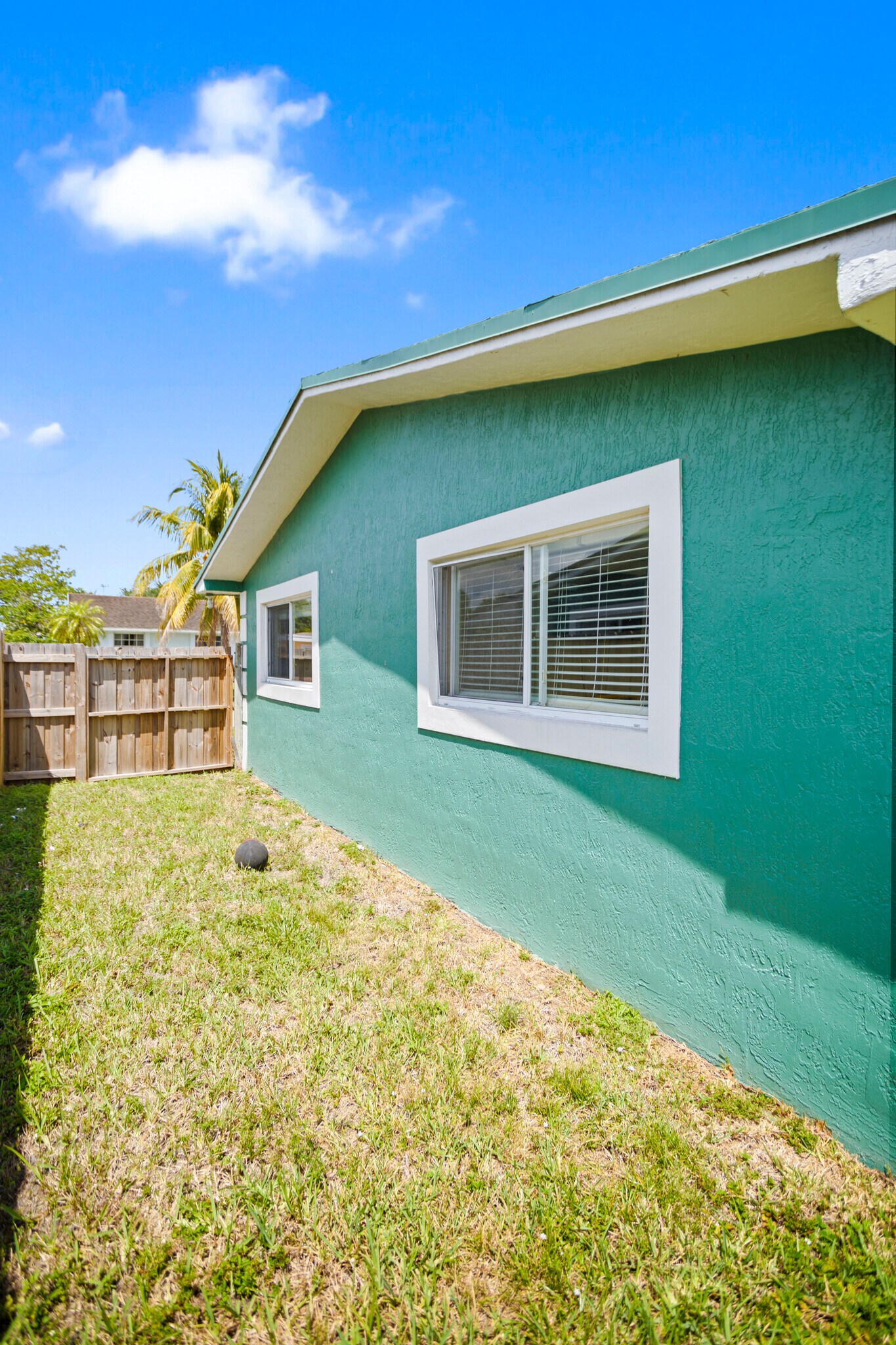 Building Photo - 1831 SW 97th Ter