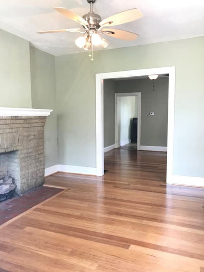 Building Photo - 1446 Hamlet St