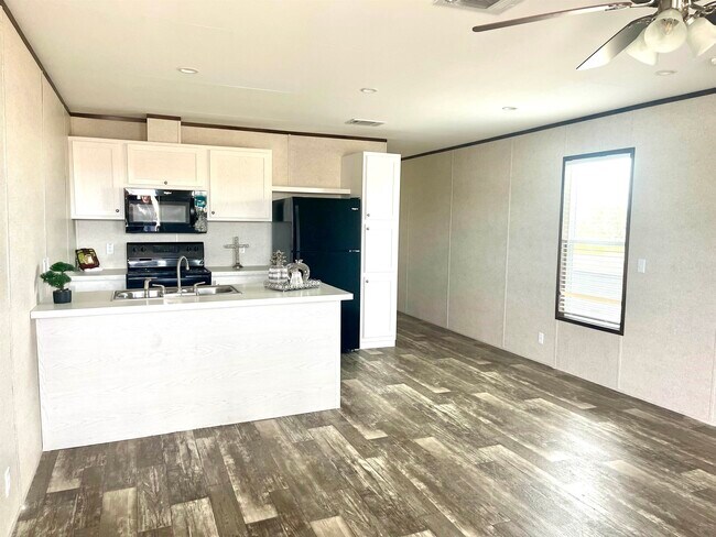 Building Photo - 4201 Santa Maria Ave