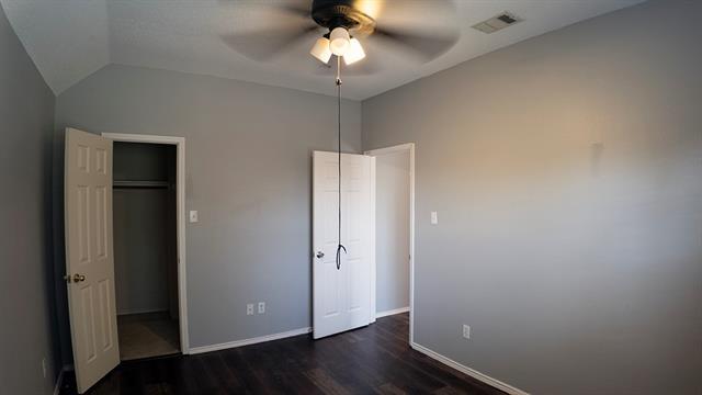 Building Photo - 1519 Yorkshire Dr