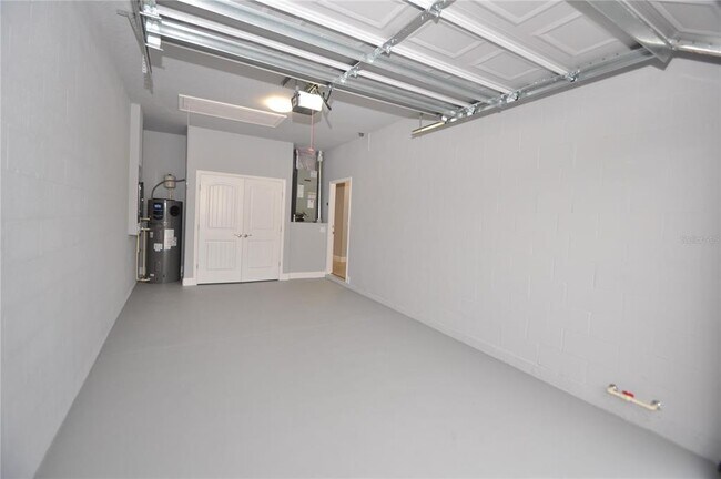 Building Photo - 24 Prosperity Ln