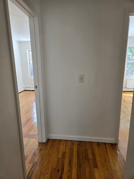 Building Photo - 1733 Montgomery Ave