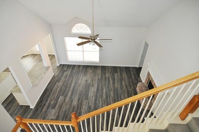 Building Photo - 521 Mustang Ridge Dr