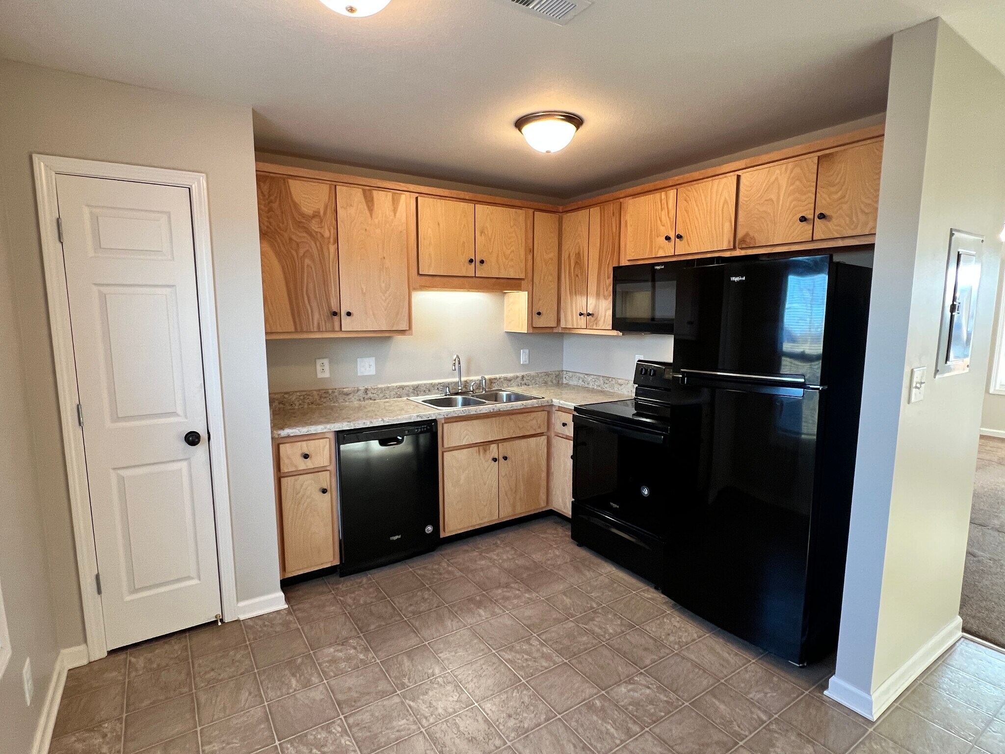 Building Photo - 533 Patriot Park Ct