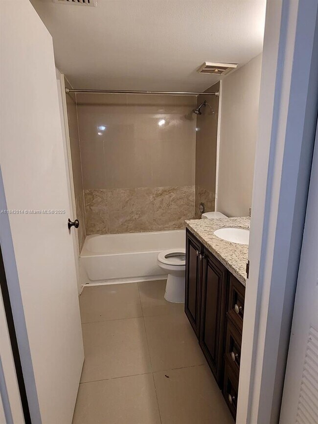 Building Photo - 7601 E Treasure Dr