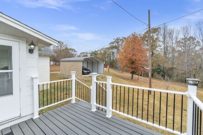 Building Photo - Warm & Welcoming 2 Bed, 2 Bath Home with Solar Panels and Spacious Yard