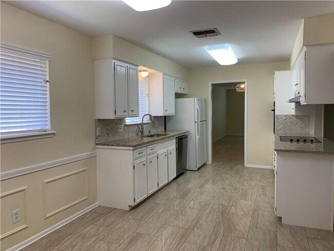 Building Photo - 941 Egyptian Dr