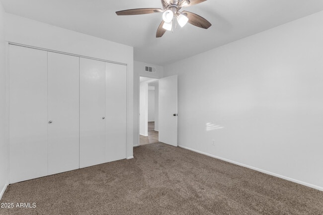 Building Photo - 517 E Hermosa Dr