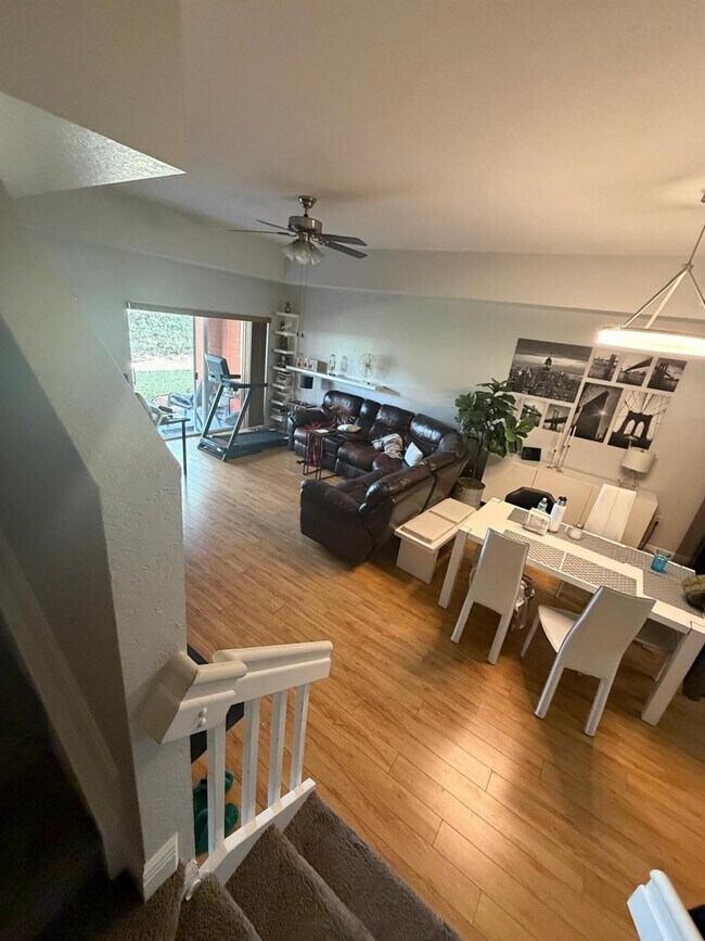 Building Photo - 7401 Palomino Dr