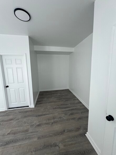 Rear unit - 1132 W 8th St