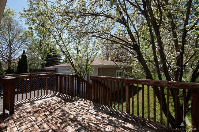 Building Photo - 9416 80th Ct