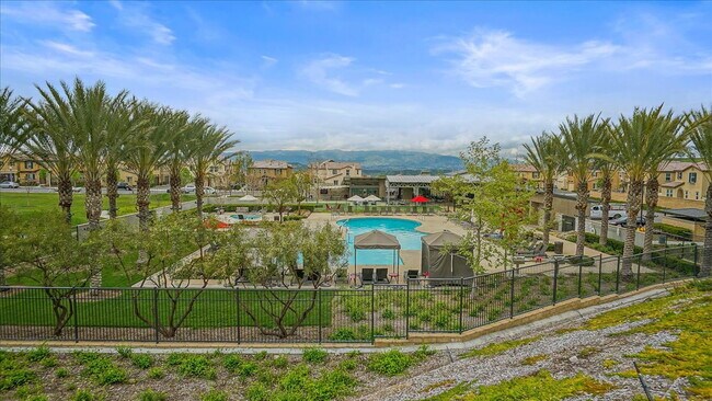 Building Photo - For Lease: Stunning Modern Pool Home in th...
