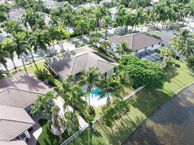 Building Photo - 896 Marina Dr