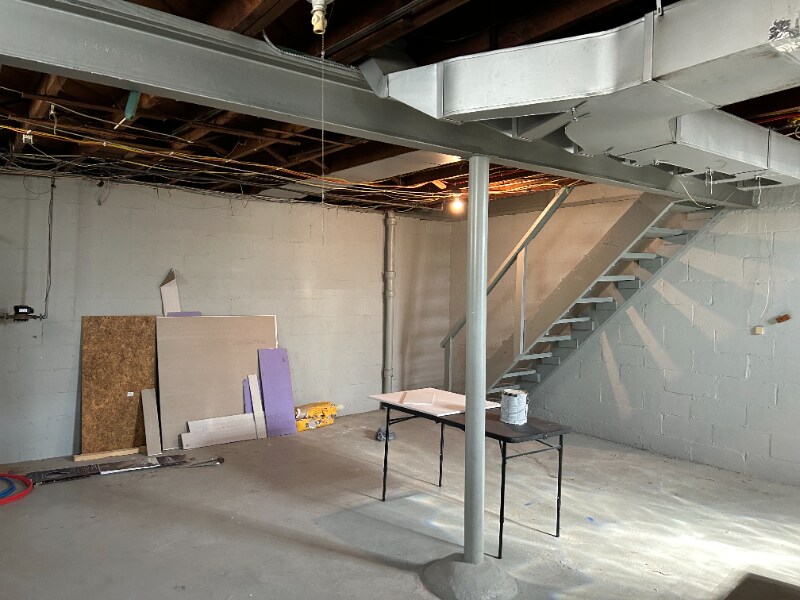 Building Photo - 728 Mayville Ave