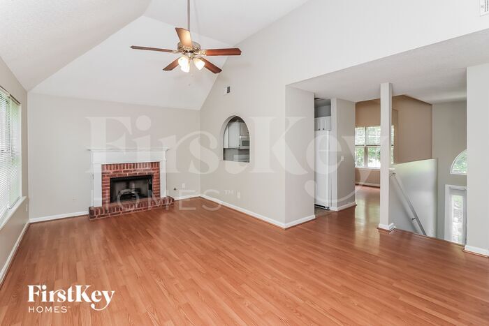 Building Photo - 721 Peteywood Dr