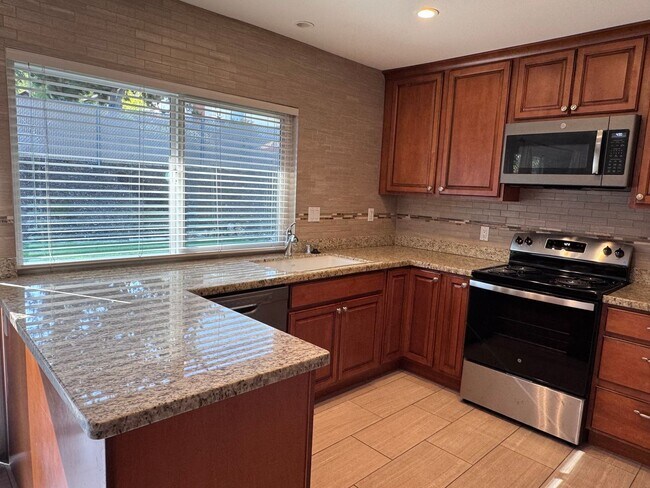 Building Photo - 17824 Cabela Dr