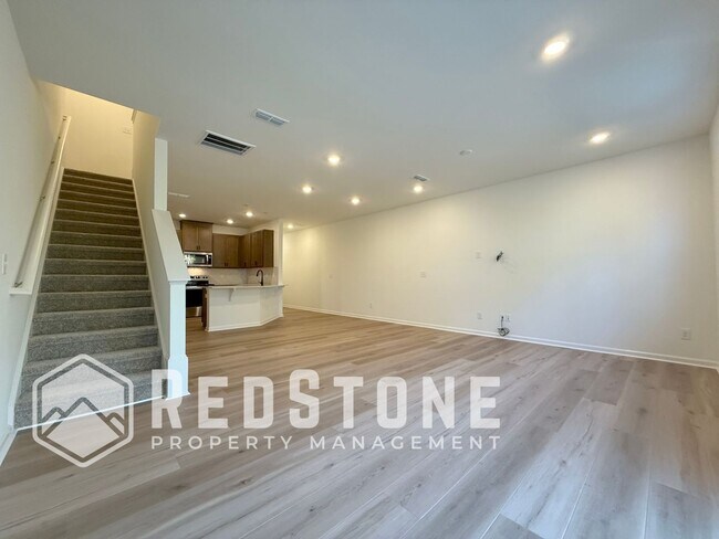 Building Photo - 194 Parker Ln