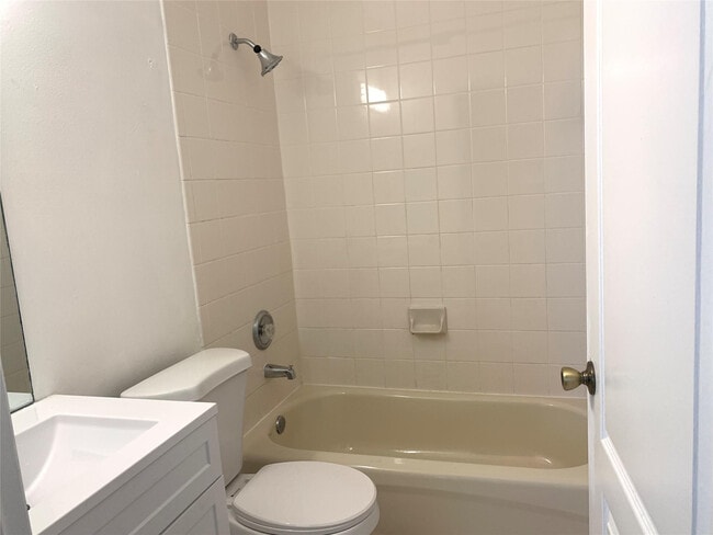 Building Photo - 256 Riverwalk Cir