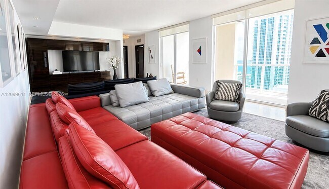 Building Photo - 150 Sunny Isles Blvd