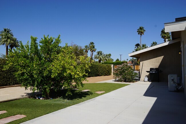 Building Photo - 45945 Verba Santa Dr