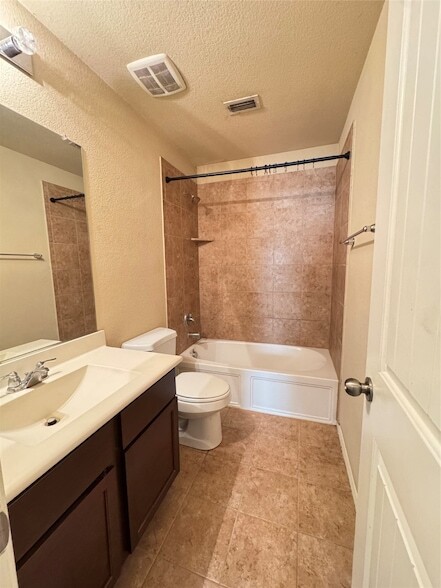 Building Photo - 2860 Houston Wood Dr