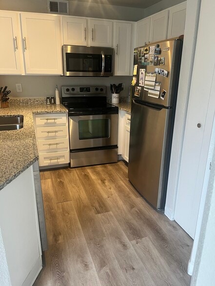 Building Photo - 6001 S Yosemite St