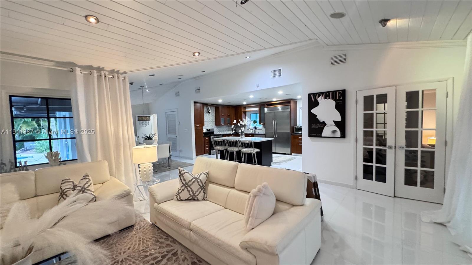 Building Photo - 1332 Van Buren St