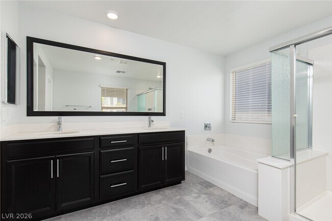 Building Photo - 12586 Huckleberry Oak Ave