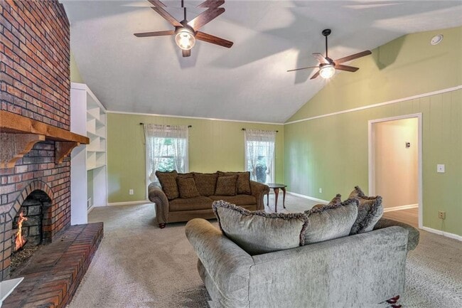 Building Photo - 4624 Mountain Creek Dr
